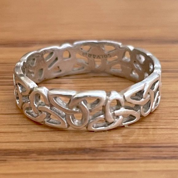 Solvar Jewelry - Celtic Knot Irish Ring